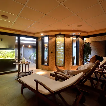 Golden فندق بالاتونفوريد