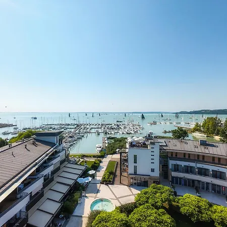 Hotel Golden 4*