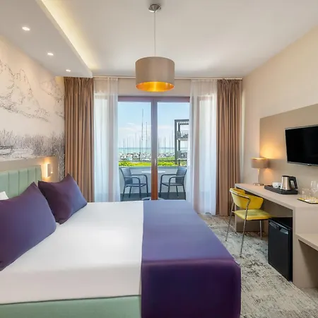 Golden Hotel